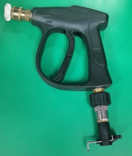 Pressure washer short gun with adapter